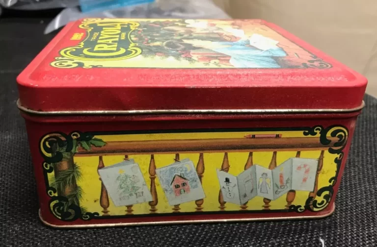 1992 Crayola Trade Mark Holiday Wishes Tin USED - Image 4