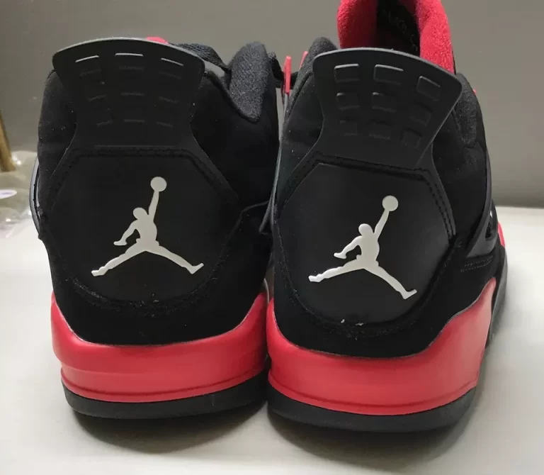 Air Jordan 4 Retro Red Thunder Shoes Black & Red Size 9 1/2 NEW - Image 5