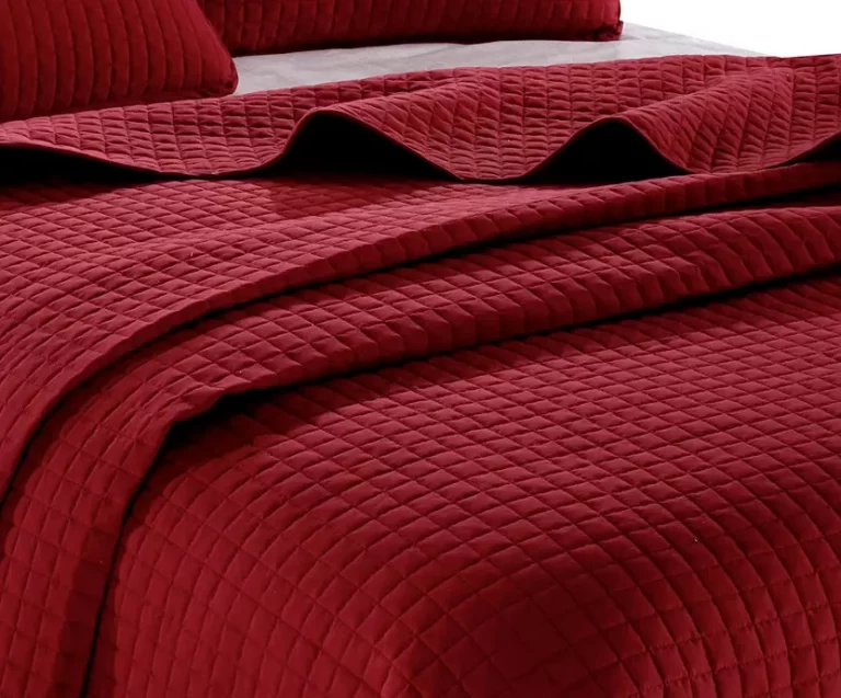 Everest Supply Queen Burgundy Solid Color Quilted Bedspread with 2 Shams NEW - Image 3