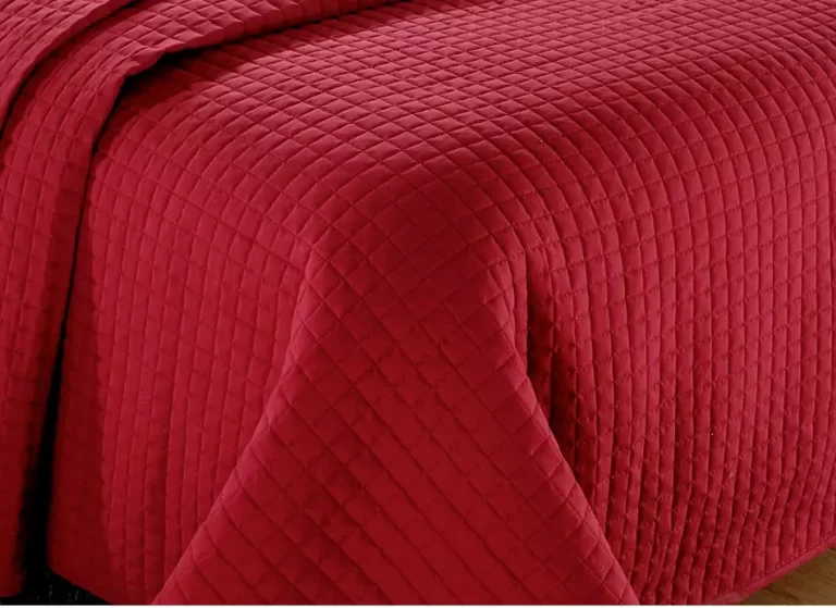 Everest Supply Queen Burgundy Solid Color Quilted Bedspread with 2 Shams NEW - Image 4