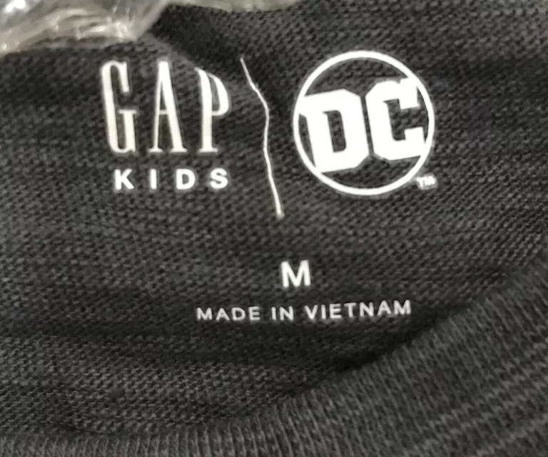 Gap Kids DC Sz Medium (8) Dark Gray with Superman Graphic T-Shirt NEW - Image 4