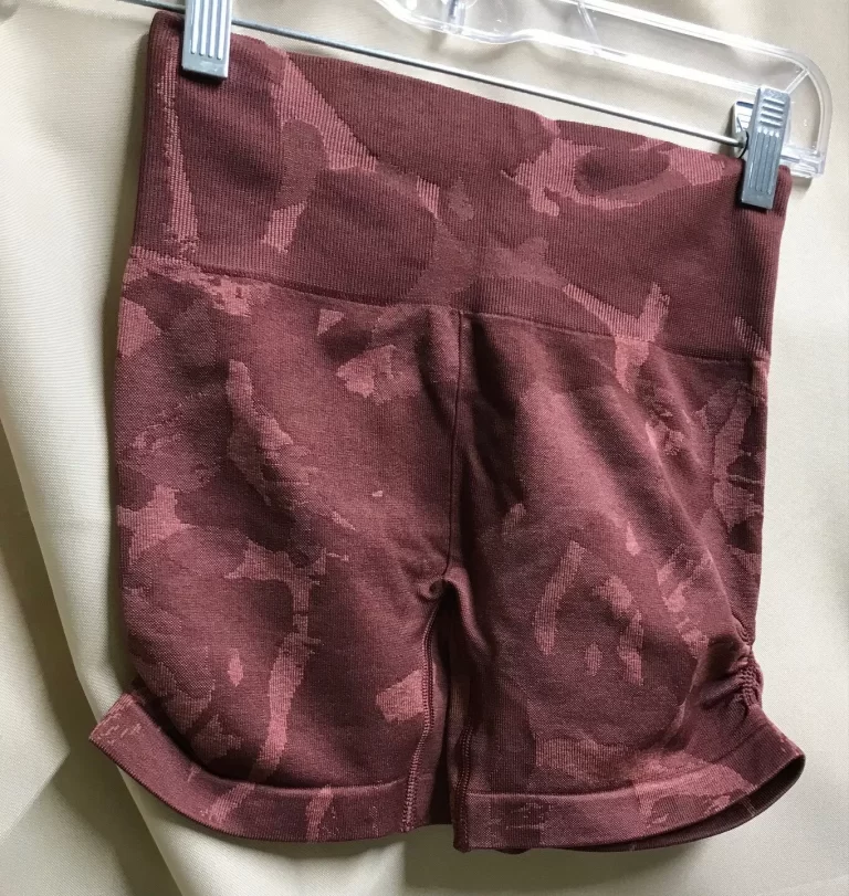 Gymshark Child Size Burgundy Camoflage Shorts Sz XS NEW - Image 3