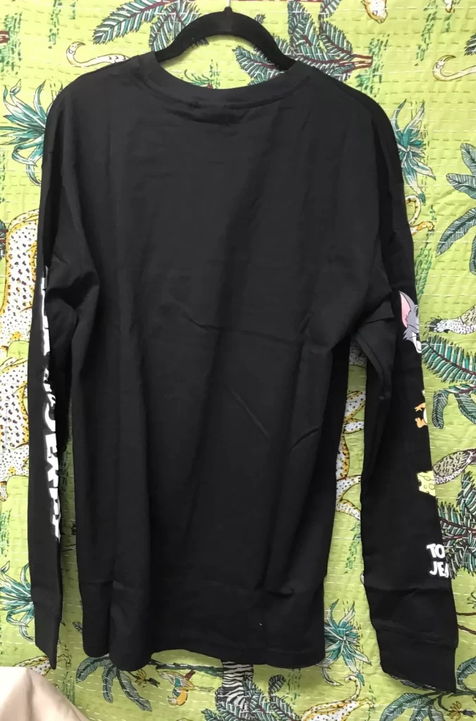 H&M Relaxed Fit Warner Brothers WB Sz S Black W/Tom & Jerry Graphic NEW - Image 3