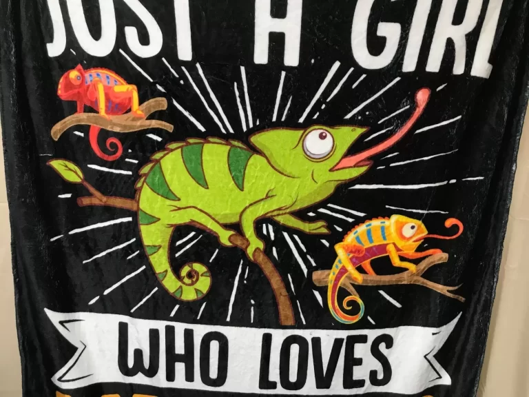 Just a Girl Who Loves Lizards Blanket 50" X 60" NEW - Image 5