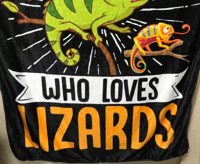 Just a Girl Who Loves Lizards Blanket 50" X 60" NEW - Image 6