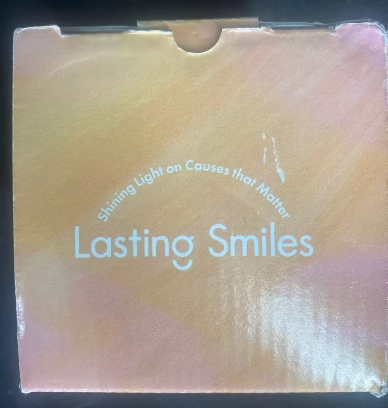 Lasting Smiles Sea Salt & Citrus Aromatherapy Candle 6.87 Ounce - Image 4
