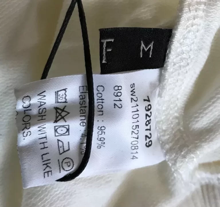 Motif Curated Effortless Chic Shein Cream Color Cropped Button Hoodie Women Sz M - Image 5