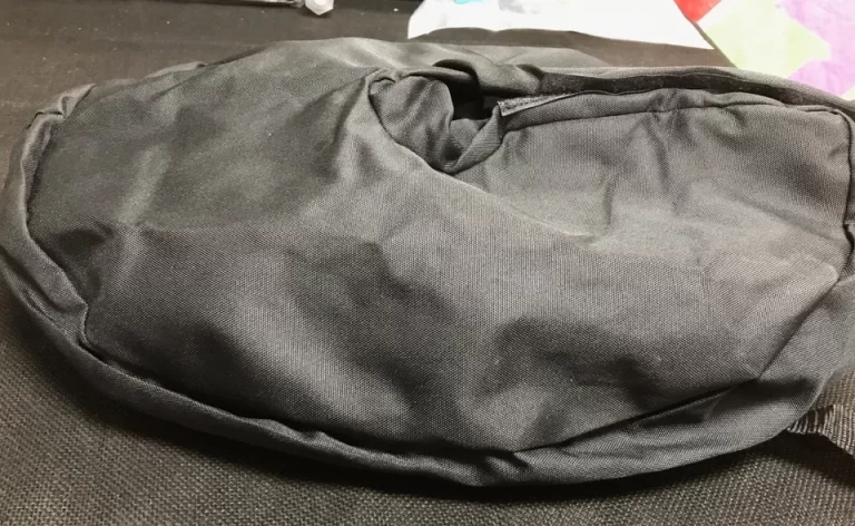 Portable Umbrella Weight Bag for Outdoor Umbrella NEW - Image 3