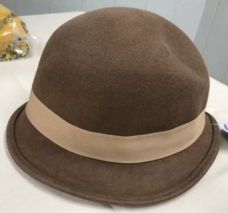 Scala Woman's Hat Handmade One Size Pecan Color Felt with Felt Flowers NEW - Image 4