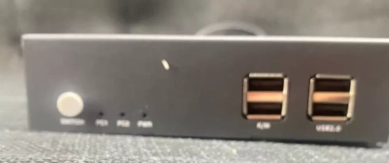 Steetek KVM Switch Dual Monitor 2-Port 4K@60Hz New - Image 2