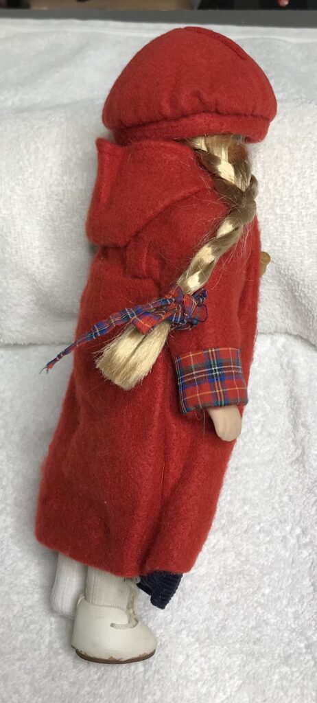Poupee Porcelain Doll Blonde Braids, Red Hooded Coat Complete Outfit Estate - Image 4