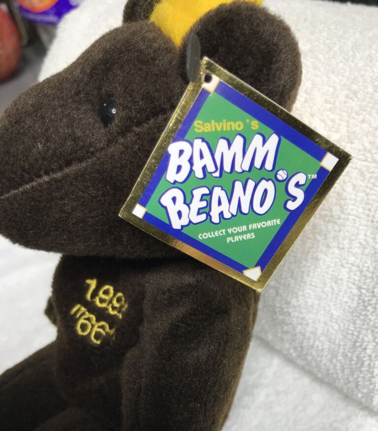 Salvino's Bamm Beano's Sammy Sosa #21 Bear – 1998 MLB Collectible – Dark Brown with Yellow Hat – Estate Collection - Image 12
