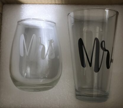 Mr & Mrs Wedding Glasses