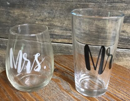Mr & Mrs Wedding Glasses