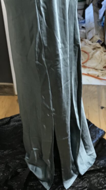 Saints & Secrets Formal Dress Ice Blue Showpo Strapless V-Neck Satin Sz 12 (L) - Image 6
