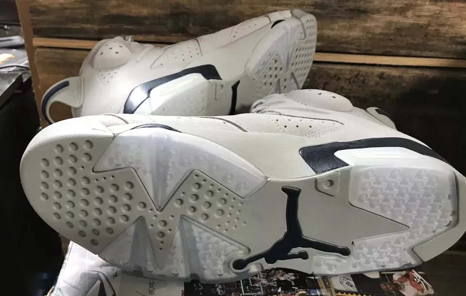 Air jordan dark grey item