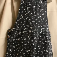 Art club pin flowers item