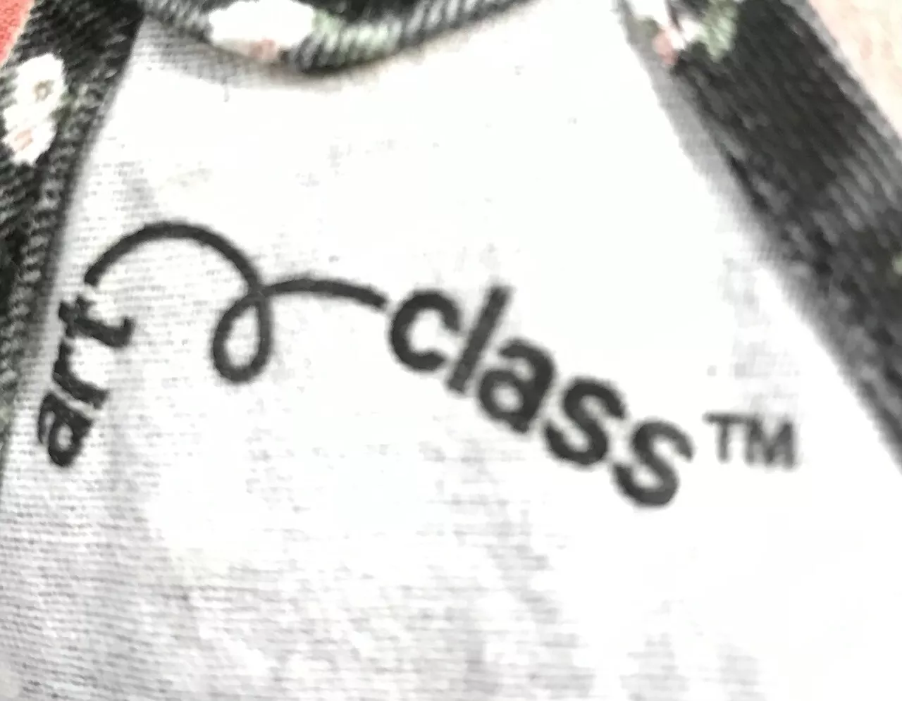 Art club pin flowers item