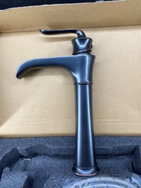 Single hole item farmhouse waterfall