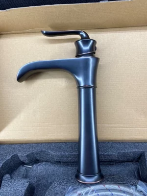 Single hole item farmhouse waterfall