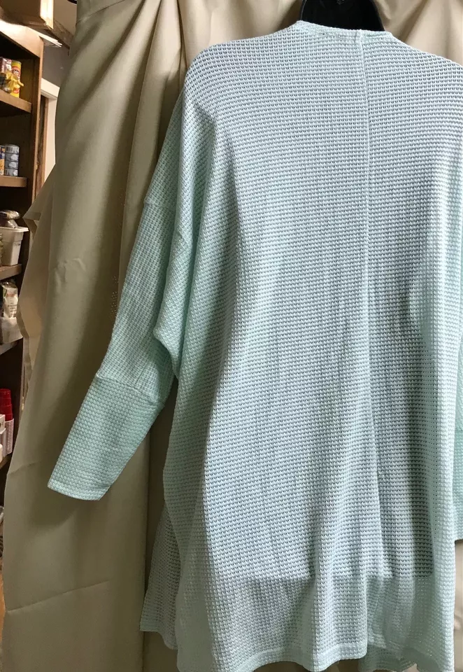 Giuliana light light green item