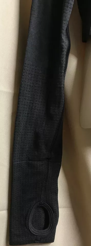 Black cropped item gymshark black