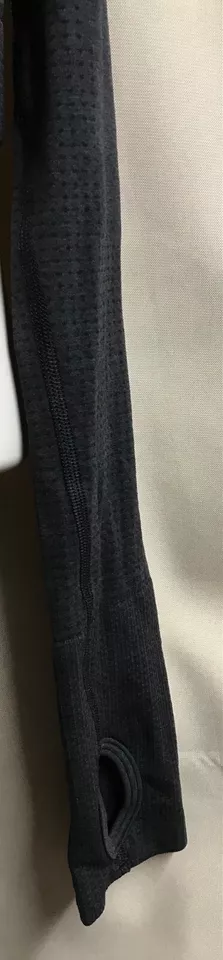 Black cropped item gymshark black