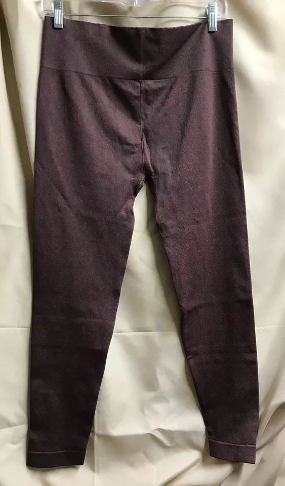 Red burgundy burgundy speckled item