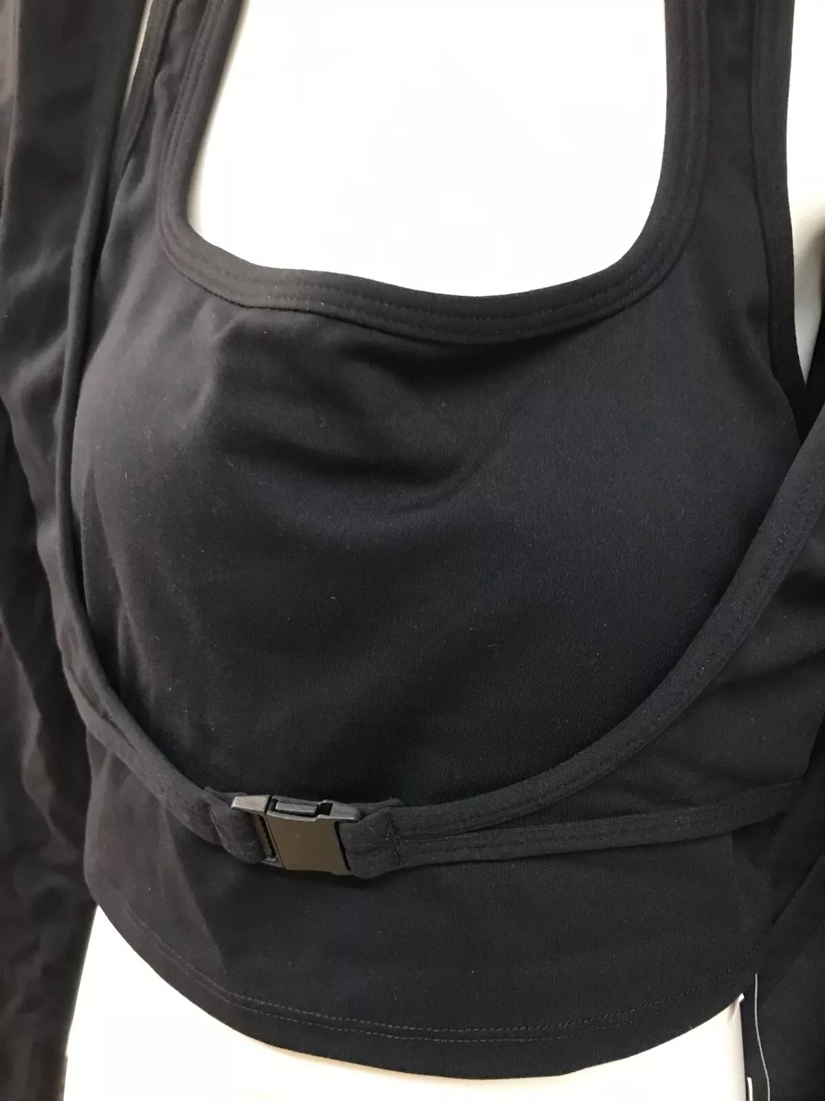 Black body long sleeves item