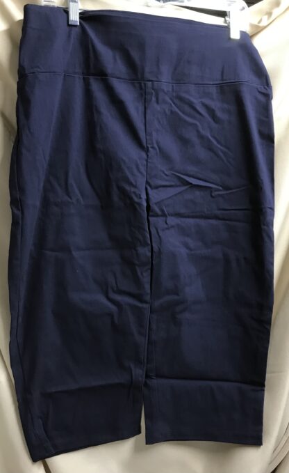 Hybrid Navy Capris