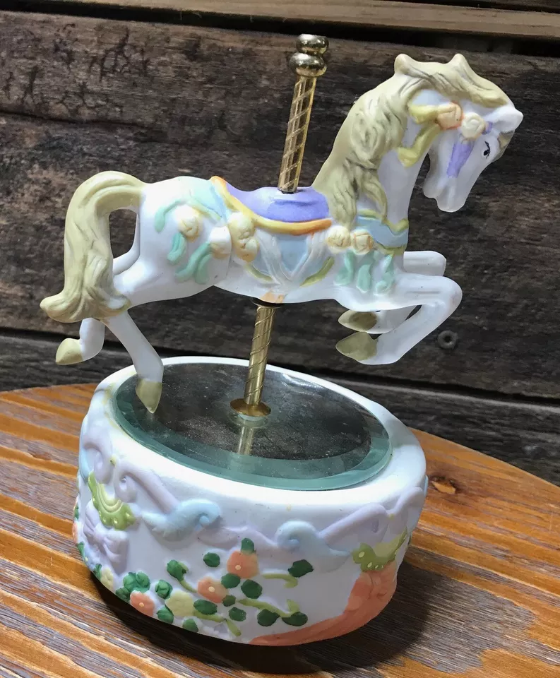 Musical windup carousel horse item