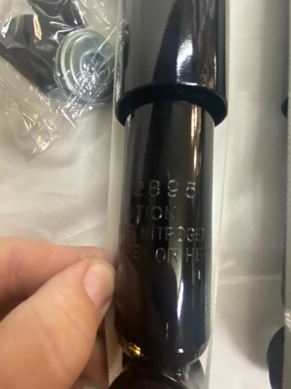 Nitrogen filled filled shock shock absorber