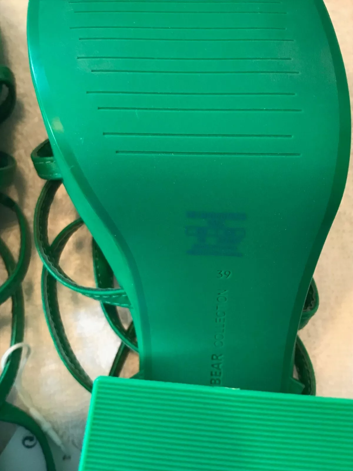 Design green item osos design