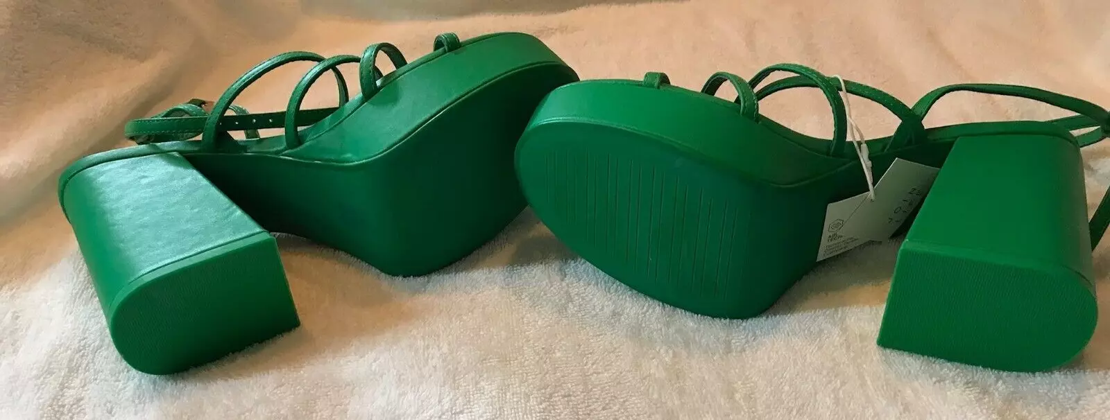 Design green item osos design