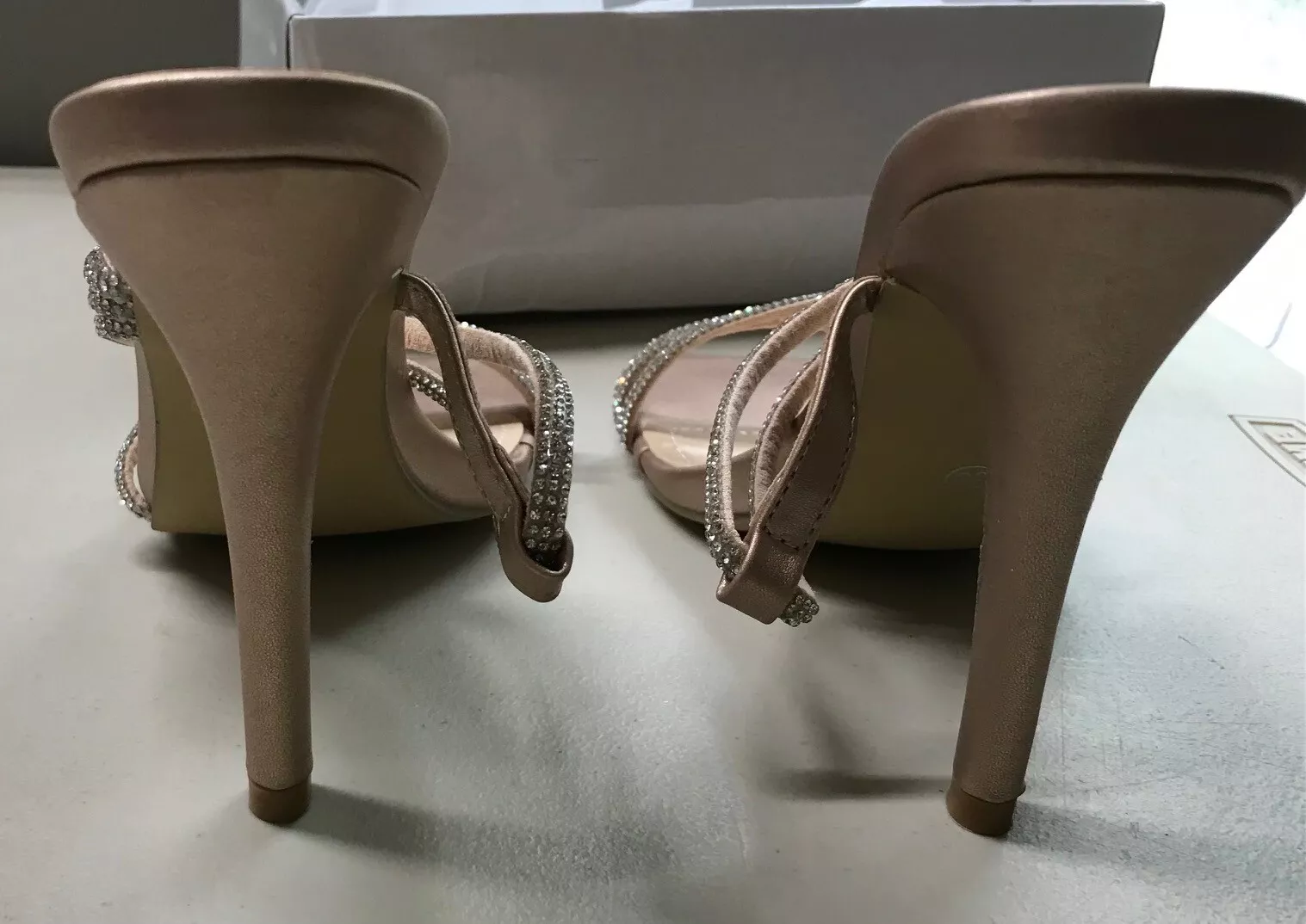 Item pink metalic metalic heels