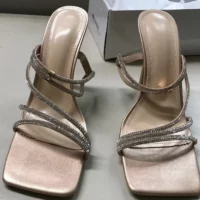 Item pink metalic metalic heels