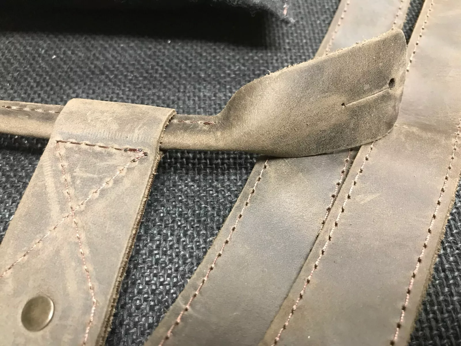 Item pohvalin leather leather suspenders