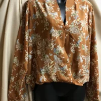 Blouse caramel long sleeve item