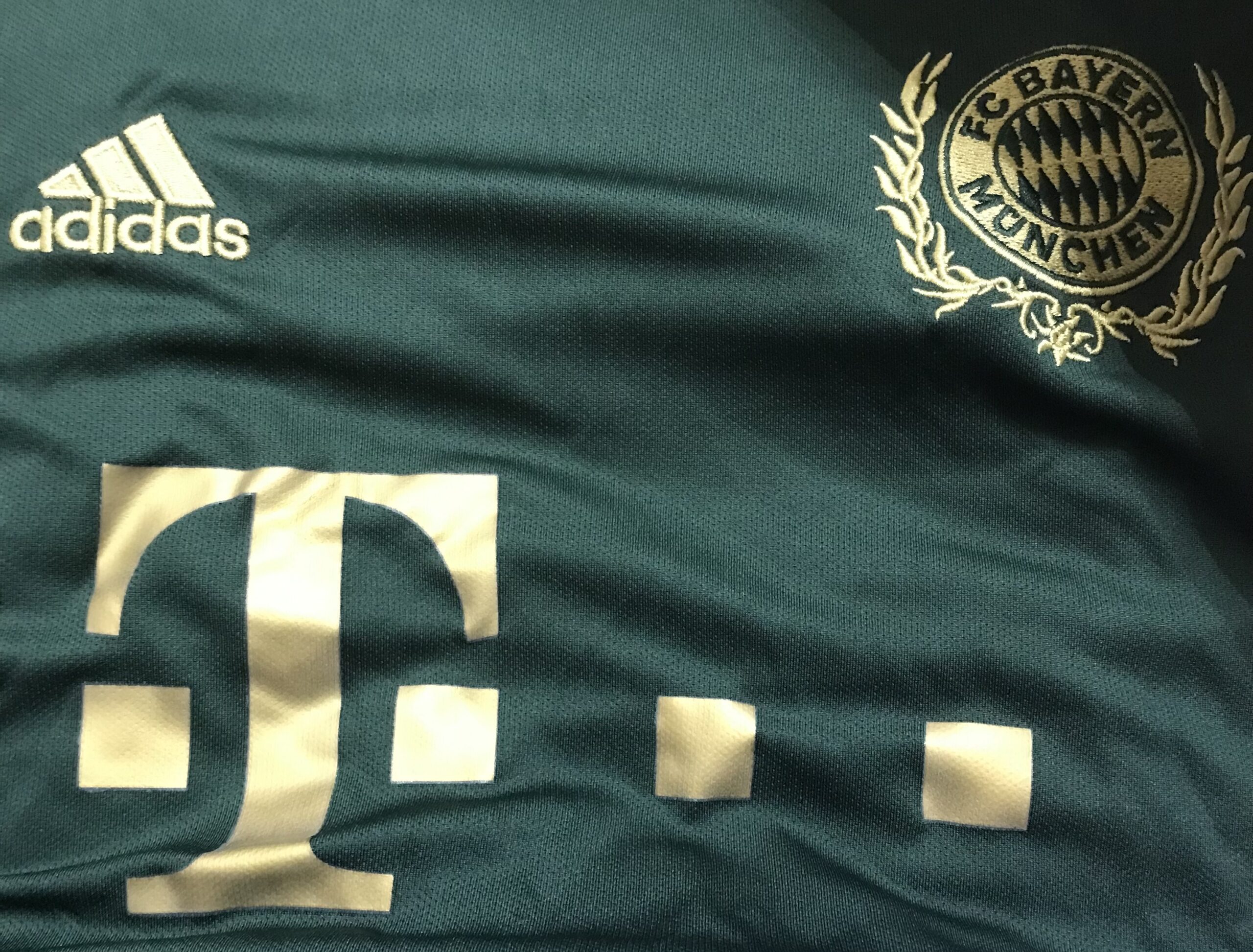 Bayern munich green night soccer jersey