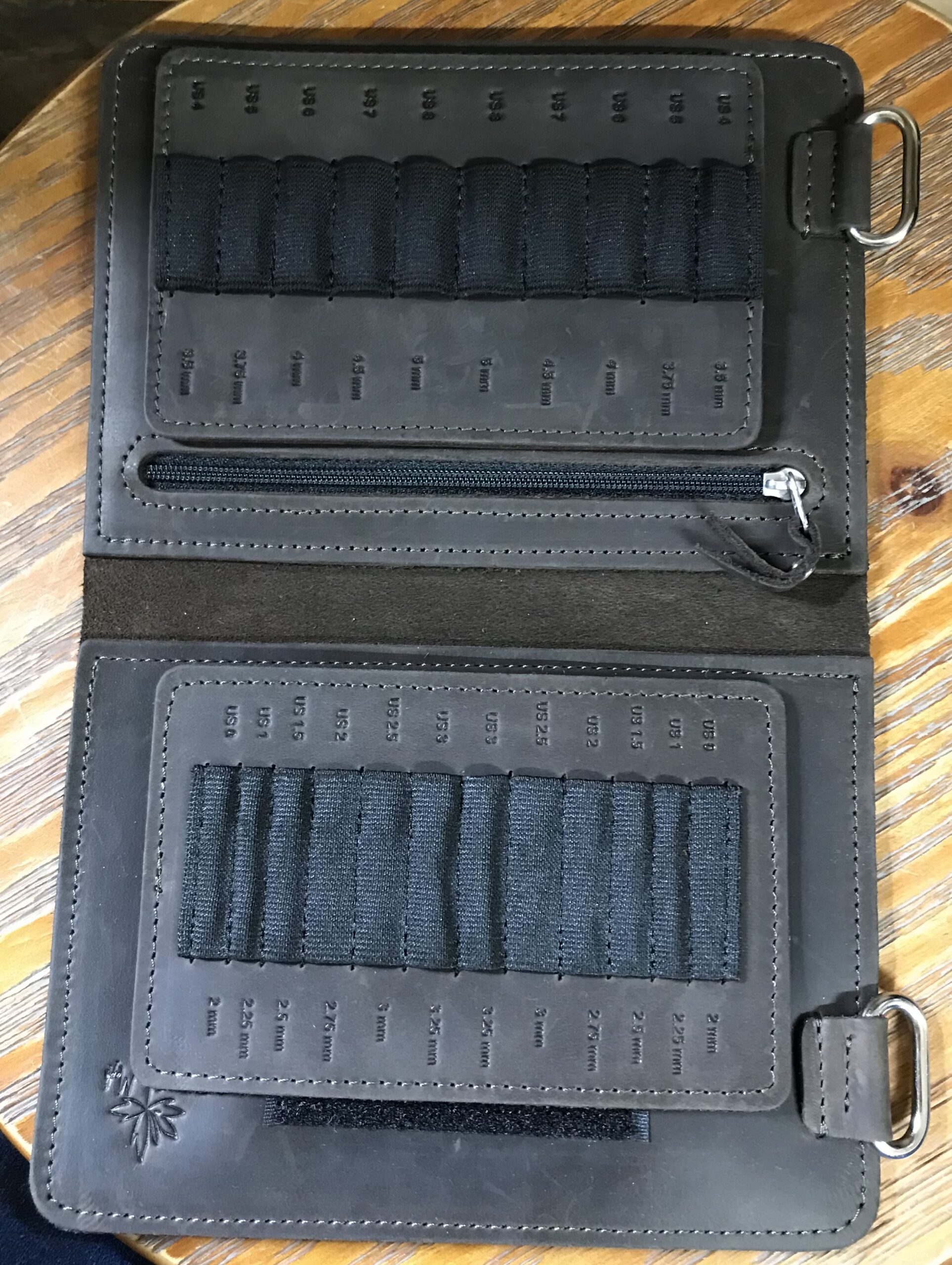 Thread & Maple Genuine Leather Crochet Hook Case Brown Organizer Zipper NEW - Image 4