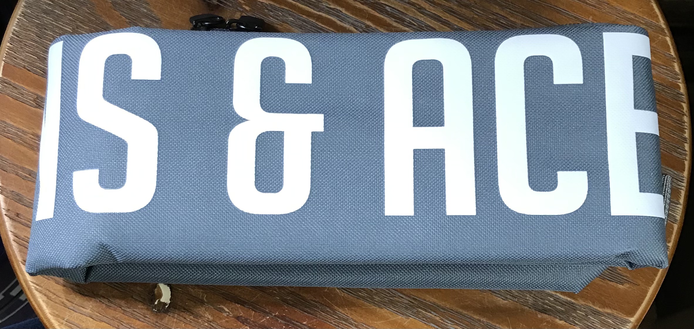 Pins & Aces Golf Cooler Sleeve 7 Can Insulated Beer Bag Gray NEW - Image 3