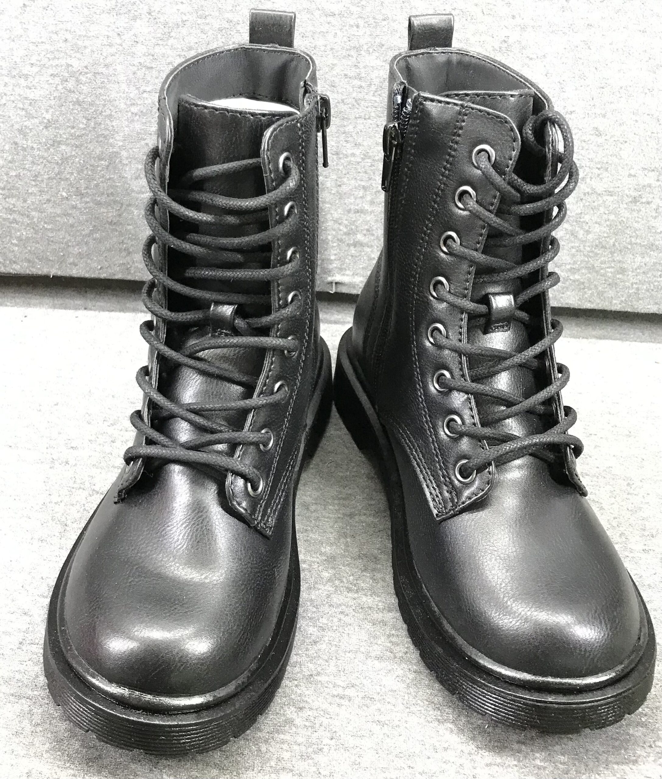 Celia Kids Tam Black Lace-Up Boots – Size 1 – Brand New in Box - Image 3