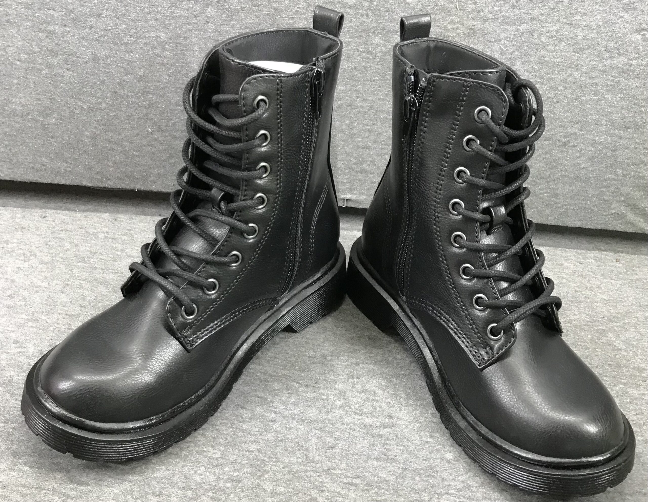 Celia Kids Tam Black Lace-Up Boots – Size 1 – Brand New in Box - Image 4